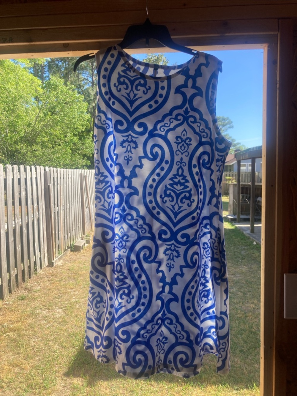 Sleeveless Blue and White Patterned Shift Dress